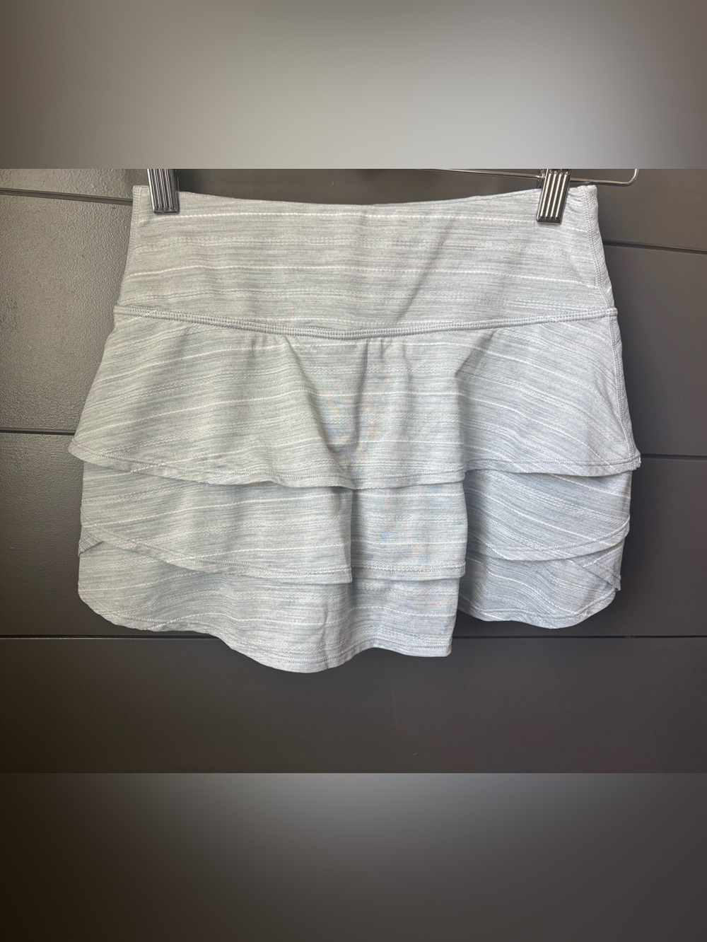 Athleta Tiered Ruffle Mini Skirt in Light Gray Size XS